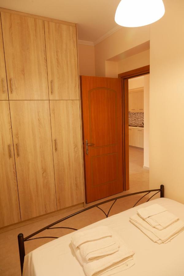Tsoutsis Apartments Marantochori ภายนอก รูปภาพ