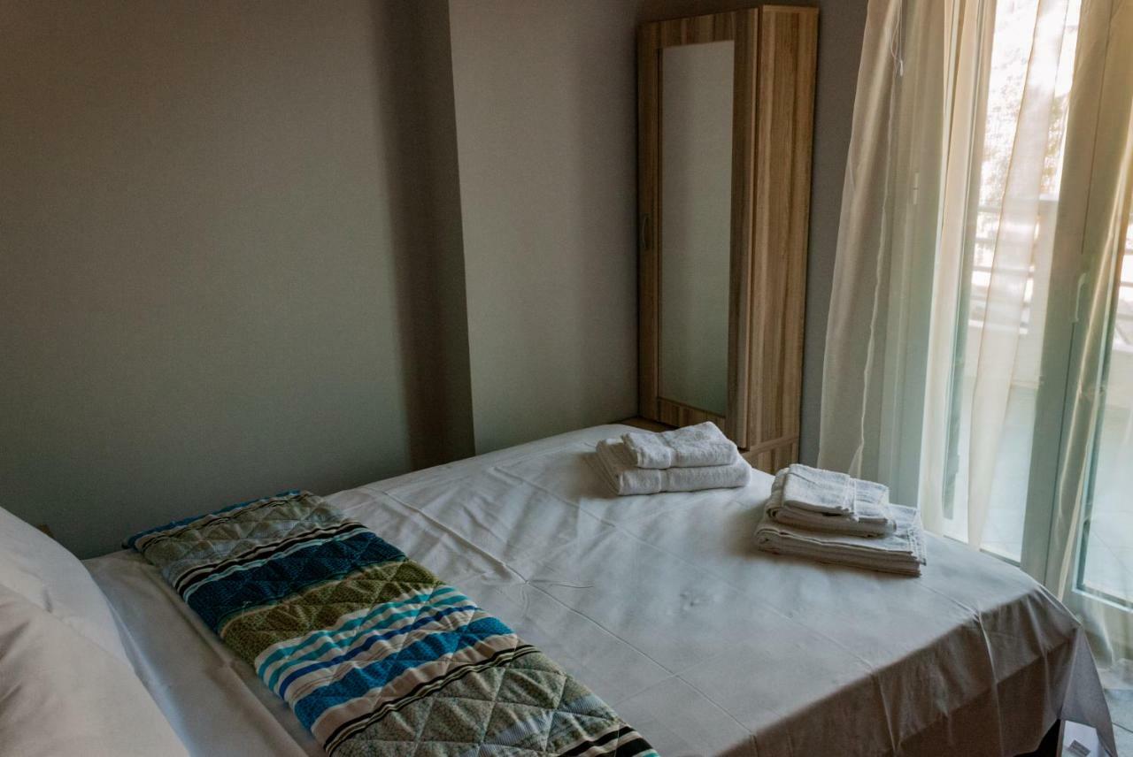 Tsoutsis Apartments Marantochori ภายนอก รูปภาพ