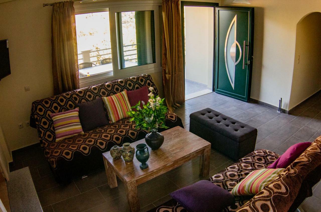 Tsoutsis Apartments Marantochori ภายนอก รูปภาพ