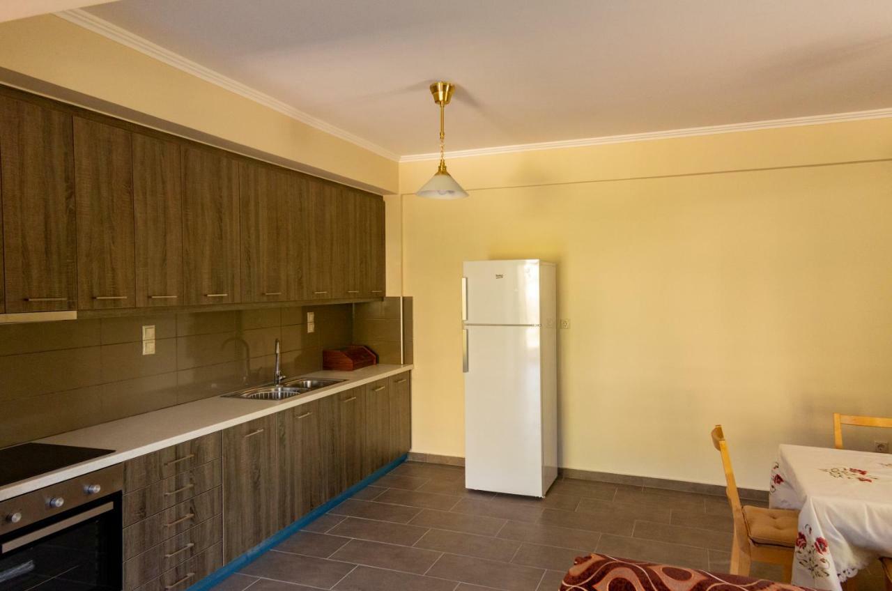 Tsoutsis Apartments Marantochori ภายนอก รูปภาพ